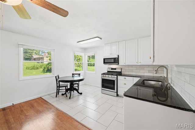 6937 Berkridge Court, Hazelwood, MO 63042