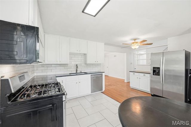 6937 Berkridge Court, Hazelwood, MO 63042