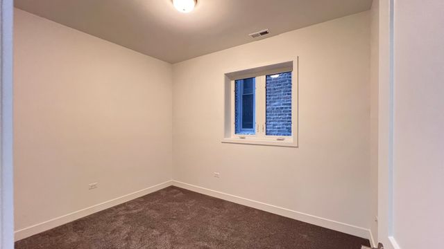 226 W 24th Street 1, Chicago, IL 60616