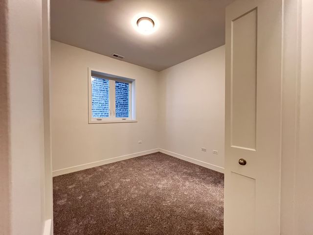 226 W 24th Street 1, Chicago, IL 60616