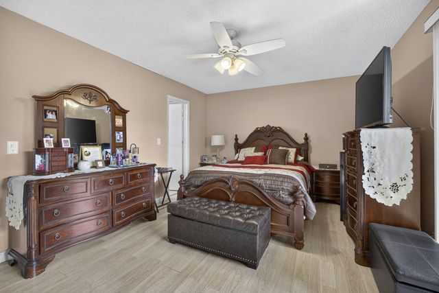 456 Southampton C, West Palm Beach, FL 33417