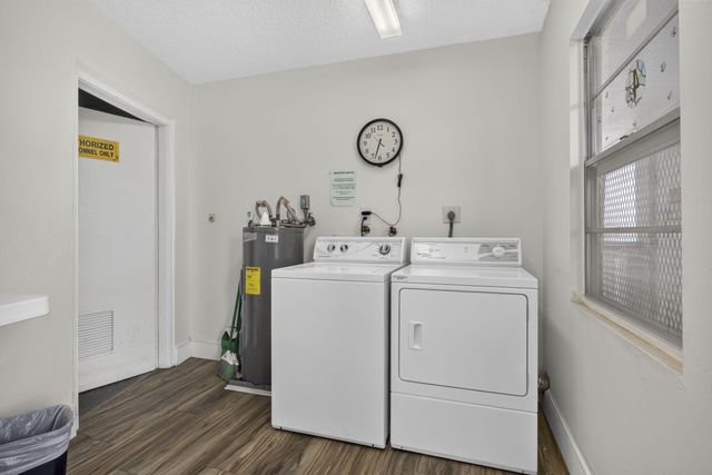 456 Southampton C, West Palm Beach, FL 33417