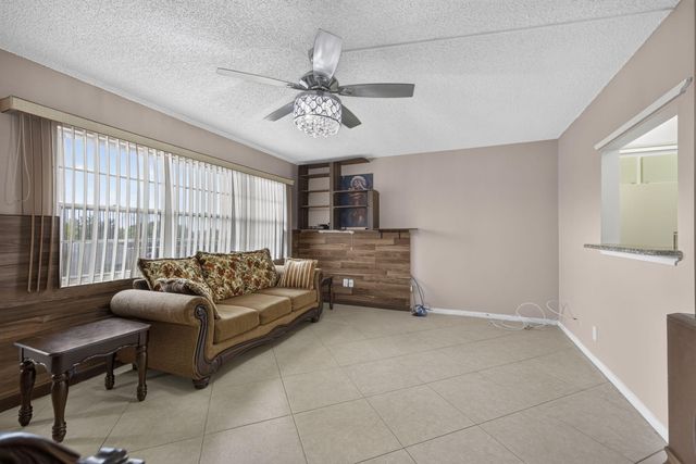 456 Southampton C, West Palm Beach, FL 33417