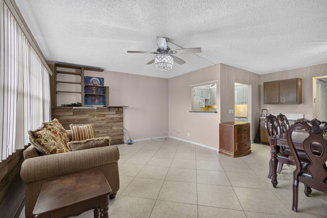456 Southampton C, West Palm Beach, FL 33417