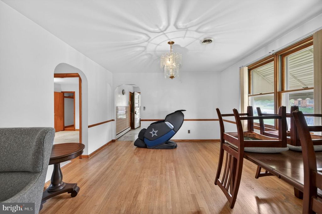 Image 11 of property listing at 5928 ARIZONA AVE, Baltimore, MD 21206
