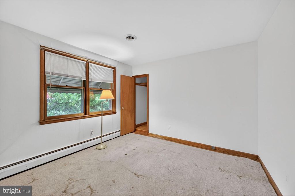 Image 13 of property listing at 5928 ARIZONA AVE, Baltimore, MD 21206