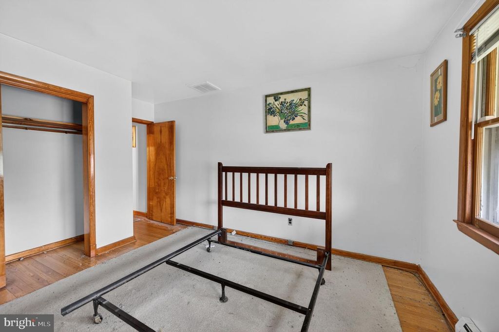 Image 16 of property listing at 5928 ARIZONA AVE, Baltimore, MD 21206