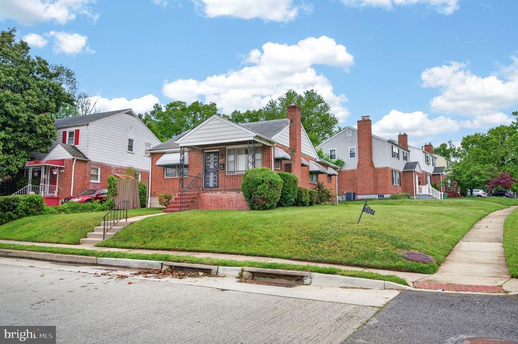 Image 3 of property listing at 5928 ARIZONA AVE, Baltimore, MD 21206
