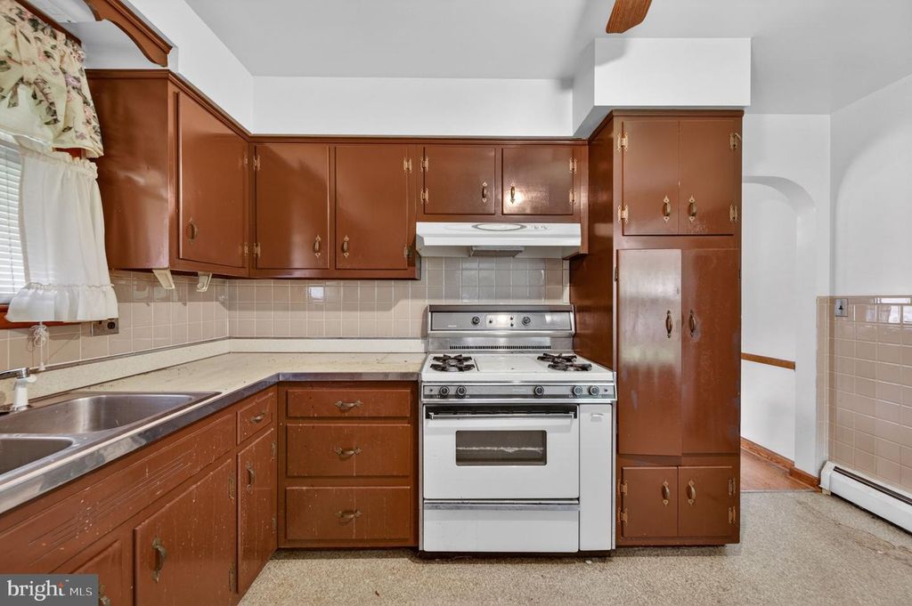 Image 8 of property listing at 5928 ARIZONA AVE, Baltimore, MD 21206
