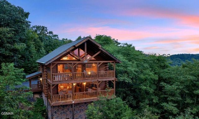 2934 Legacy Vista Drive, Sevierville, TN 37876