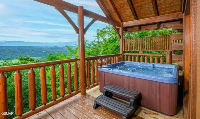 2934 Legacy Vista Drive, Sevierville, TN 37876