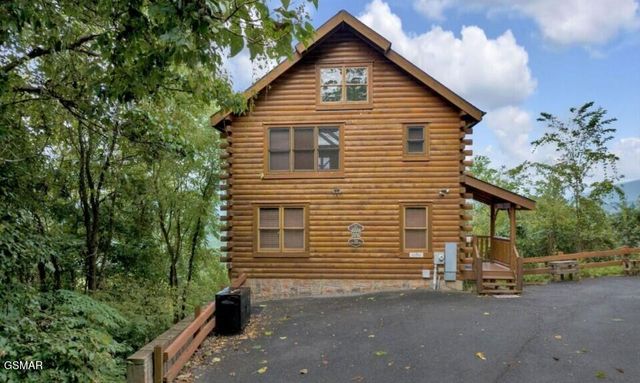 2934 Legacy Vista Drive, Sevierville, TN 37876