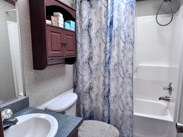 27 Fairway Avenue, Newport, NH 03773