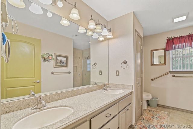 1214 Chestnut Lane, Durant, OK 74701