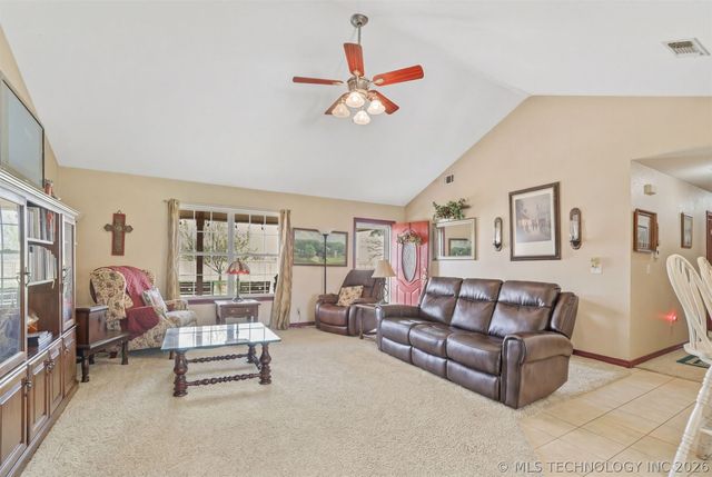 1214 Chestnut Lane, Durant, OK 74701