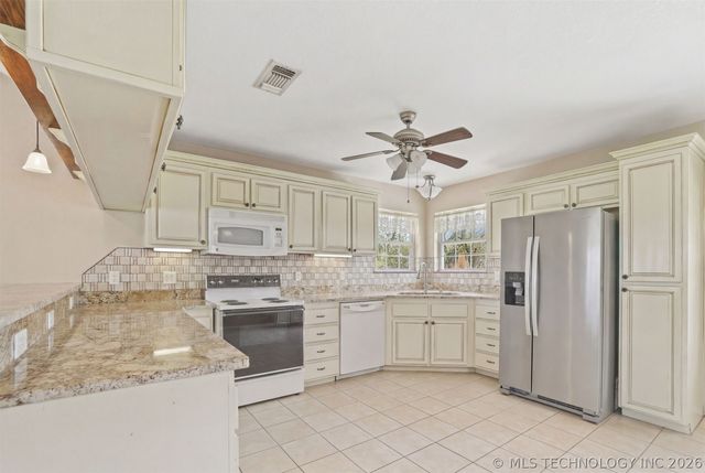 1214 Chestnut Lane, Durant, OK 74701