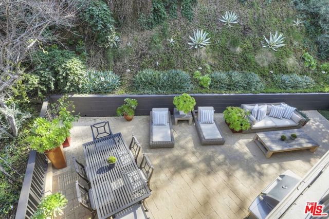 2154 Sunset Crest Drive, Los Angeles, CA 90046