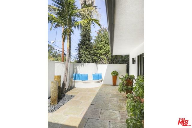 2154 Sunset Crest Drive, Los Angeles, CA 90046