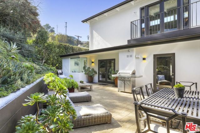 2154 Sunset Crest Drive, Los Angeles, CA 90046