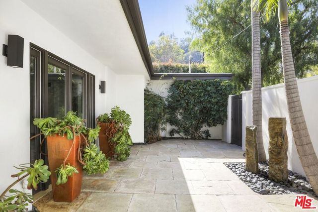 2154 Sunset Crest Drive, Los Angeles, CA 90046