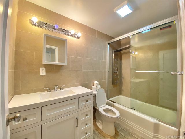 40 Relda Street, Plainview, NY 11803