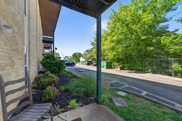 555 N DuPont Ave Apt B41, Madison, TN 37115