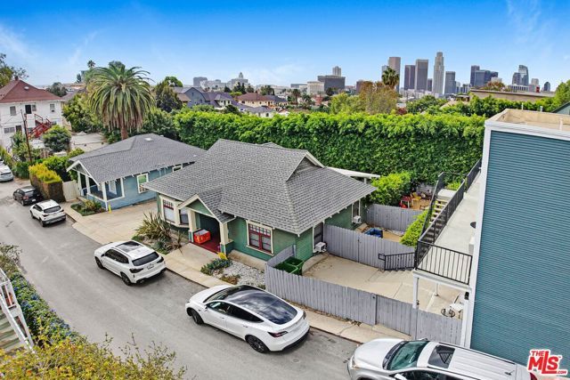 830 E Edgeware Road, Los Angeles, CA 90026