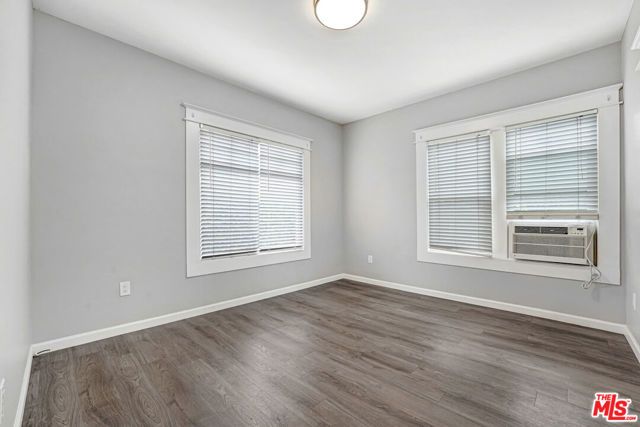 830 E Edgeware Road, Los Angeles, CA 90026