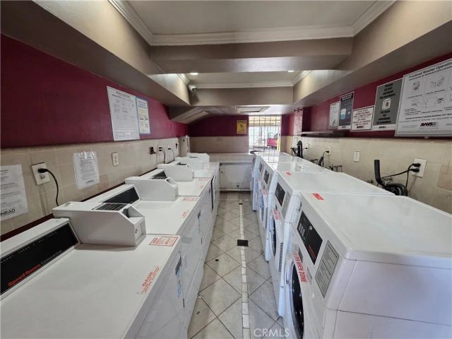 14609 Saticoy Street 16, Van Nuys, CA 91405