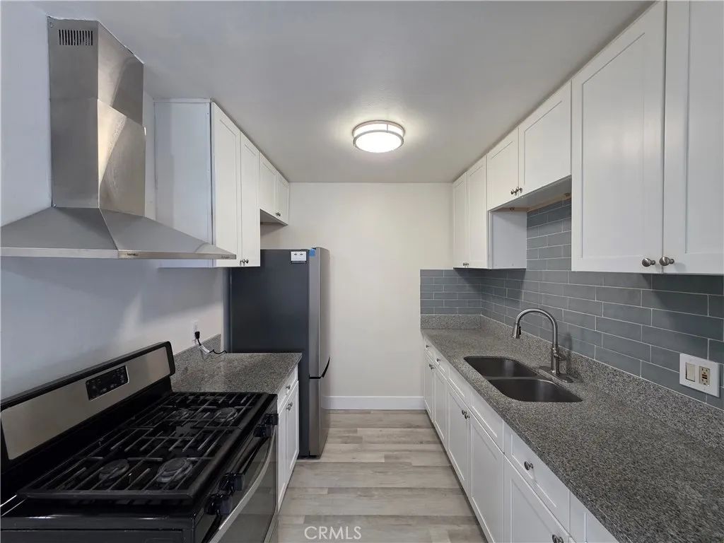 14609 Saticoy Street 16, Van Nuys, CA 91405