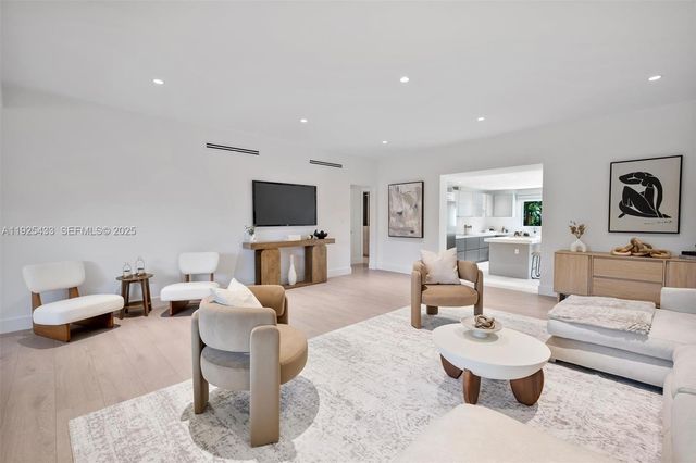 8825 NE 10th Ave, Miami, FL 33138