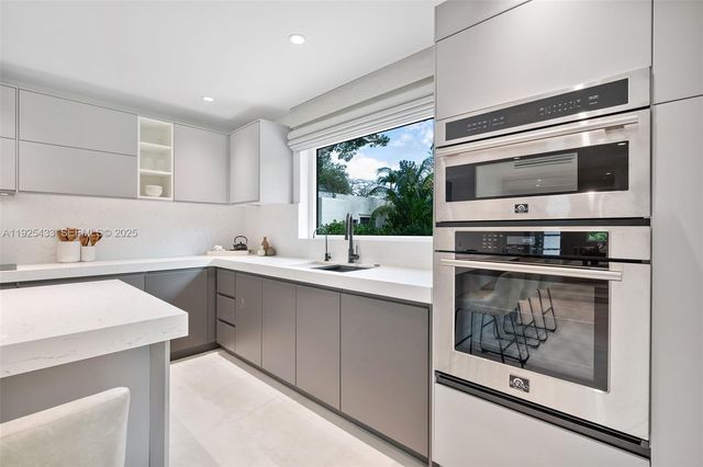 8825 NE 10th Ave, Miami, FL 33138