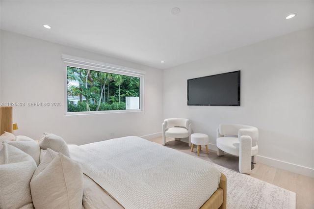 8825 NE 10th Ave, Miami, FL 33138