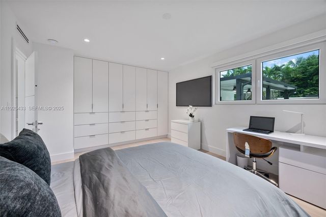 8825 NE 10th Ave, Miami, FL 33138