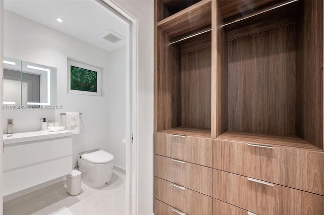 8825 NE 10th Ave, Miami, FL 33138