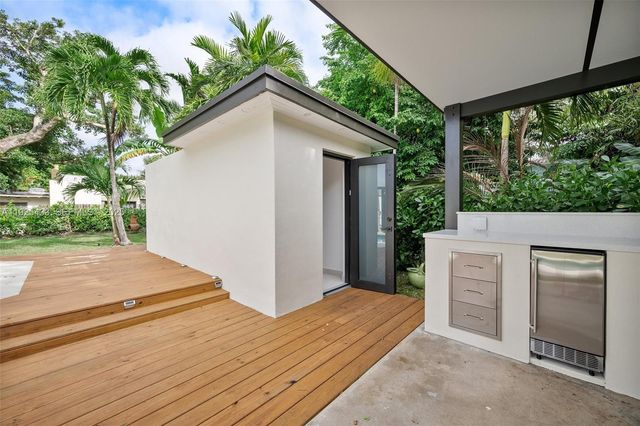 8825 NE 10th Ave, Miami, FL 33138