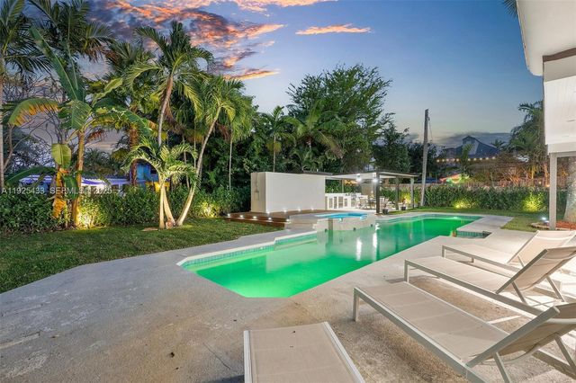 8825 NE 10th Ave, Miami, FL 33138