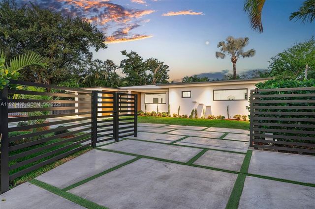 8825 NE 10th Ave, Miami, FL 33138