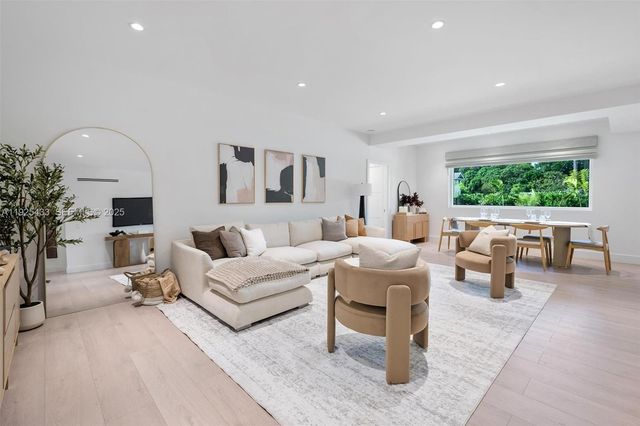 8825 NE 10th Ave, Miami, FL 33138