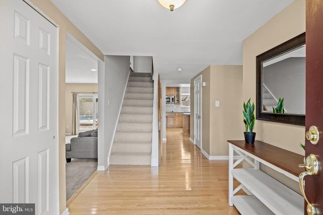 4 MEADOWRUE DR, Mount Laurel, NJ 08054