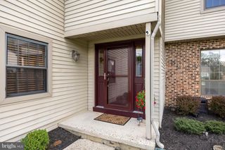 4 MEADOWRUE DR, Mount Laurel, NJ 08054