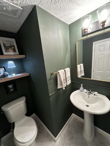 729 Febor Court, Columbus, OH 43204