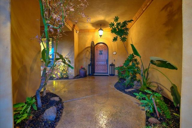 2010 Shady Trail Ln, Rocklin, CA 95765