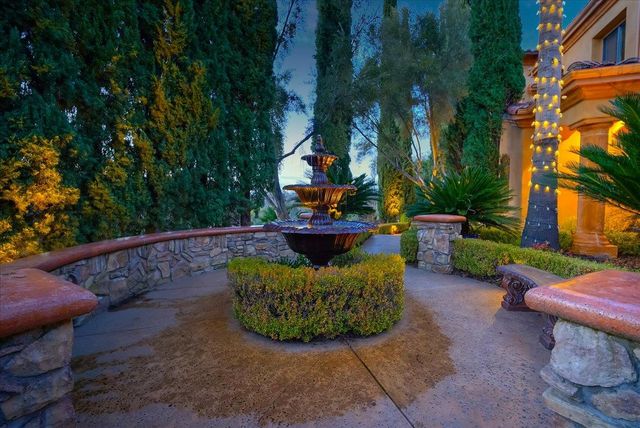2010 Shady Trail Ln, Rocklin, CA 95765