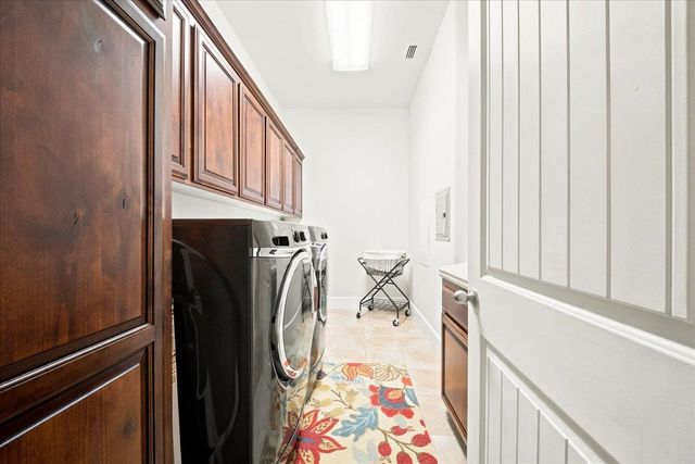 2010 Shady Trail Ln, Rocklin, CA 95765
