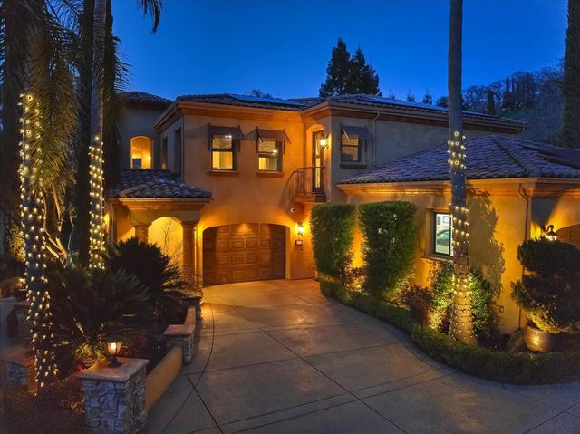 2010 Shady Trail Ln, Rocklin, CA 95765