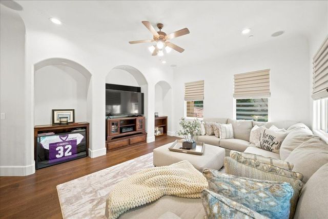 2010 Shady Trail Ln, Rocklin, CA 95765