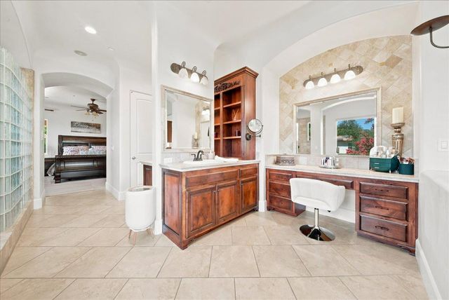 2010 Shady Trail Ln, Rocklin, CA 95765