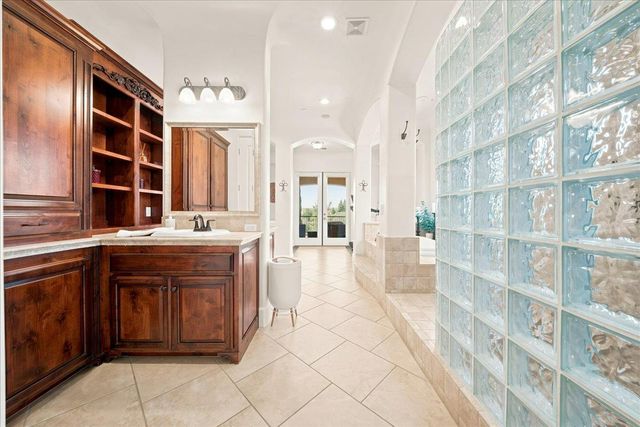 2010 Shady Trail Ln, Rocklin, CA 95765