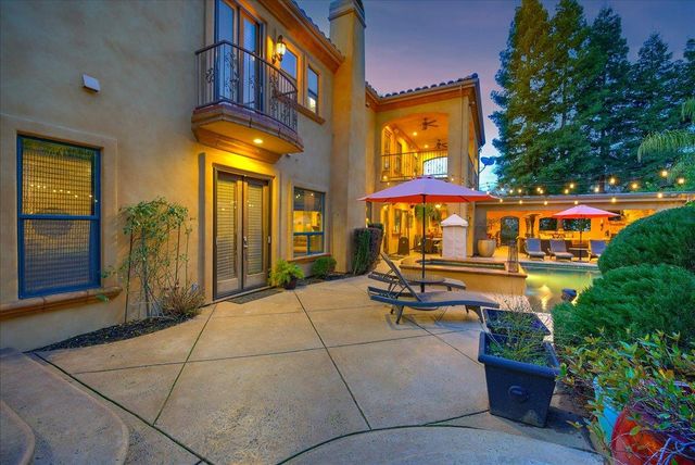 2010 Shady Trail Ln, Rocklin, CA 95765